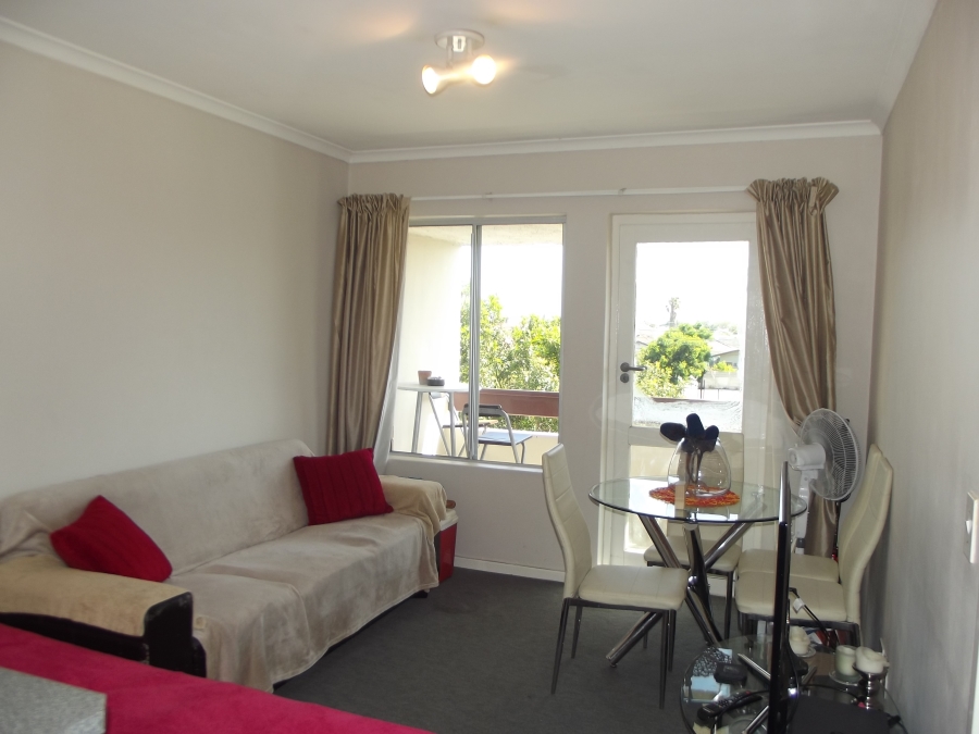 To Let 1 Bedroom Property for Rent in Churchill Estate Western Cape